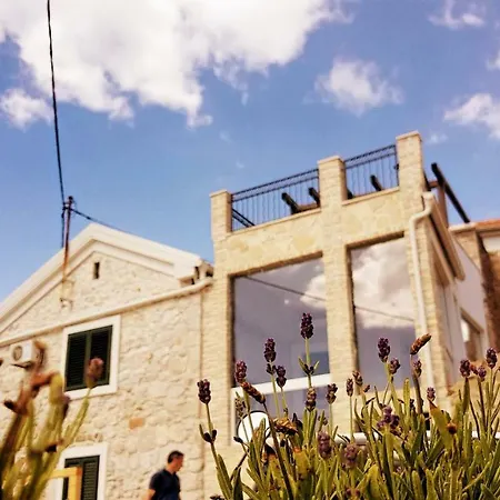 Cherie Villa Sutomiscica