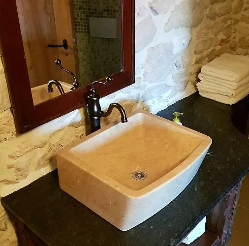 Cherie Villa Sutomiscica